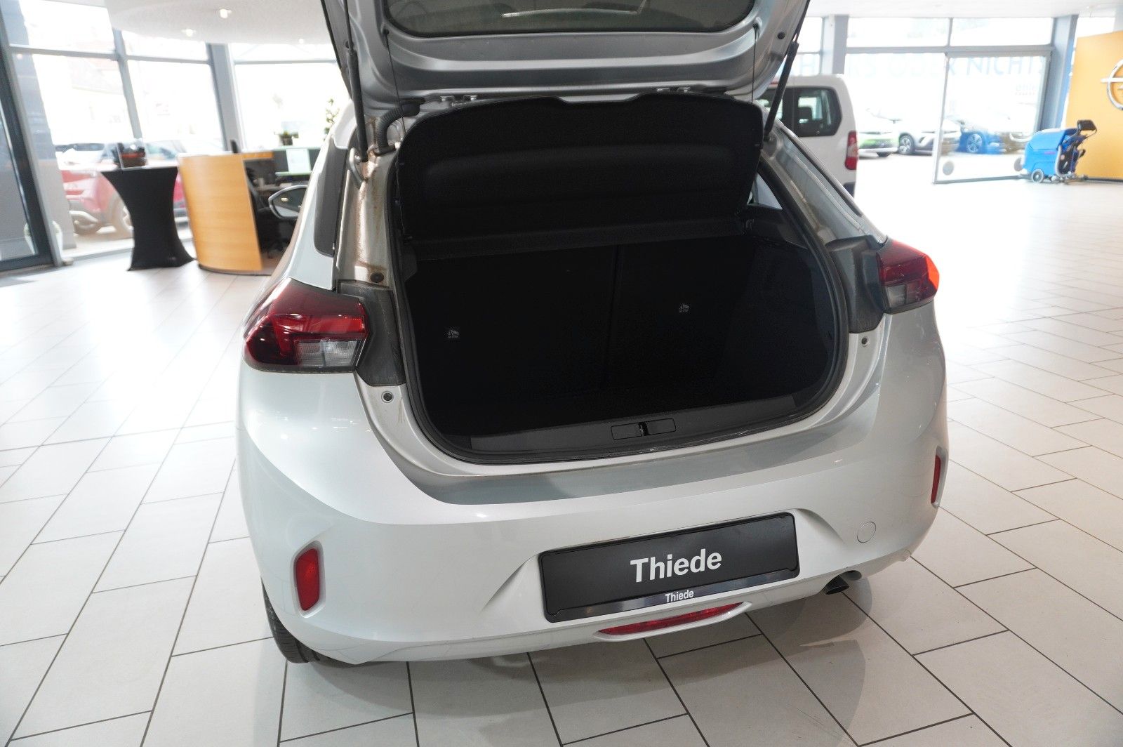 Fahrzeugabbildung Opel Corsa F 1.2T EDITION AT NAVI/LED/SPORT/TEMP/DAB+