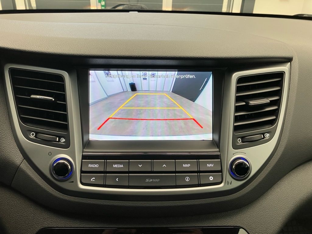 Fahrzeugabbildung Hyundai Tucson 1.6 Trend 2WD 2xKlima 4xSHZ Facelift Kam.