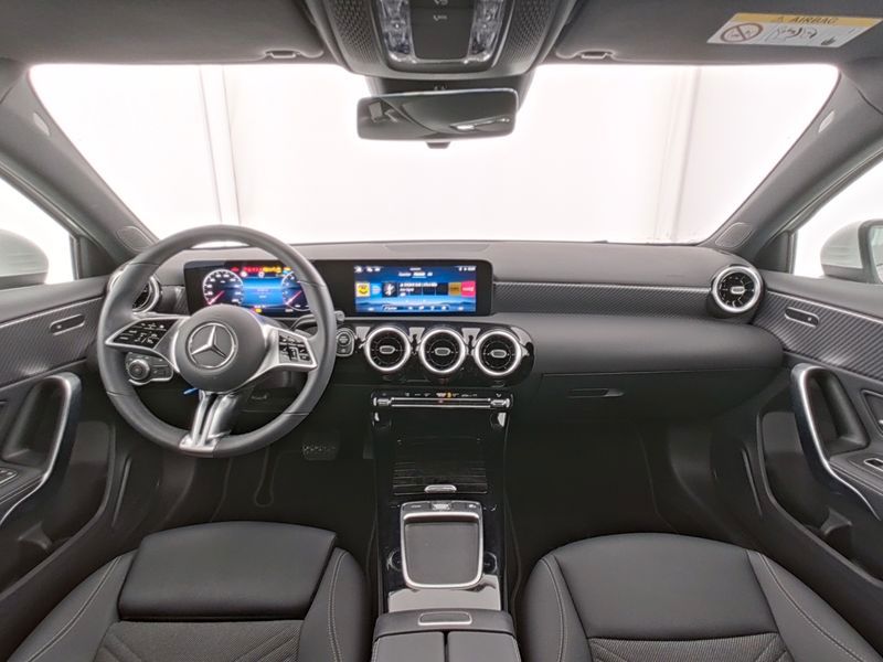 Fahrzeugabbildung Mercedes-Benz A 180 Progressive Kamera+WinterPak+SHZ+LED+MBUX