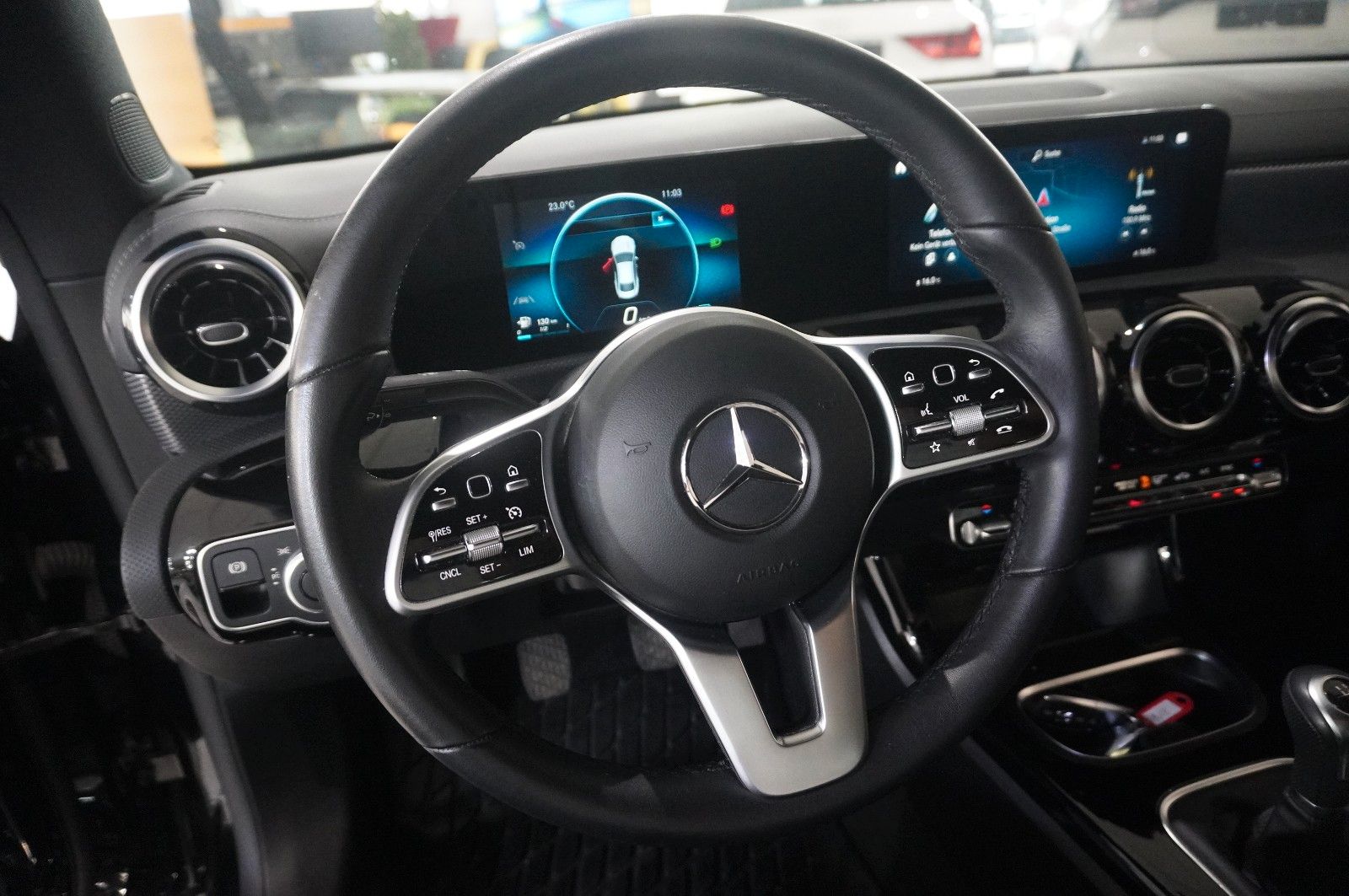 Fahrzeugabbildung Mercedes-Benz CLA 200 COUPE PROGRESSIVE NAVI/LED/KAMERA/VIRTU.