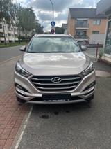 Hyundai Tucson 2WD AUTOMATIK +NAVI+EURO6 - Hyundai TUCSON Gebrauchtwagen in Hannover