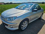 Peugeot 206 CC 2.0 - 135 Leder Klimatronik Alu El. Verd. - Peugeot 206 in München