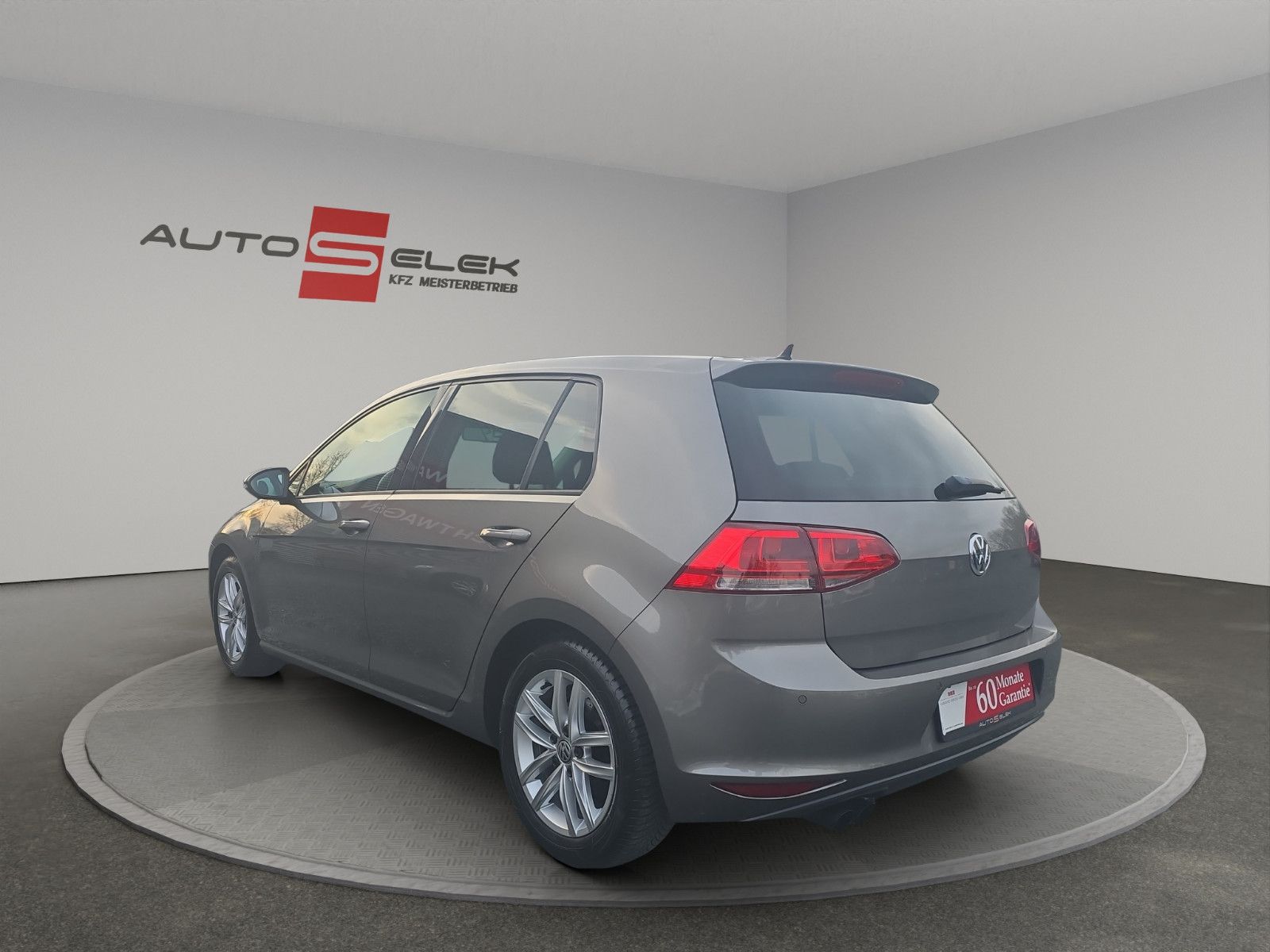 Fahrzeugabbildung Volkswagen Golf VII  Highline BMT/NAVi/PDC/XENON