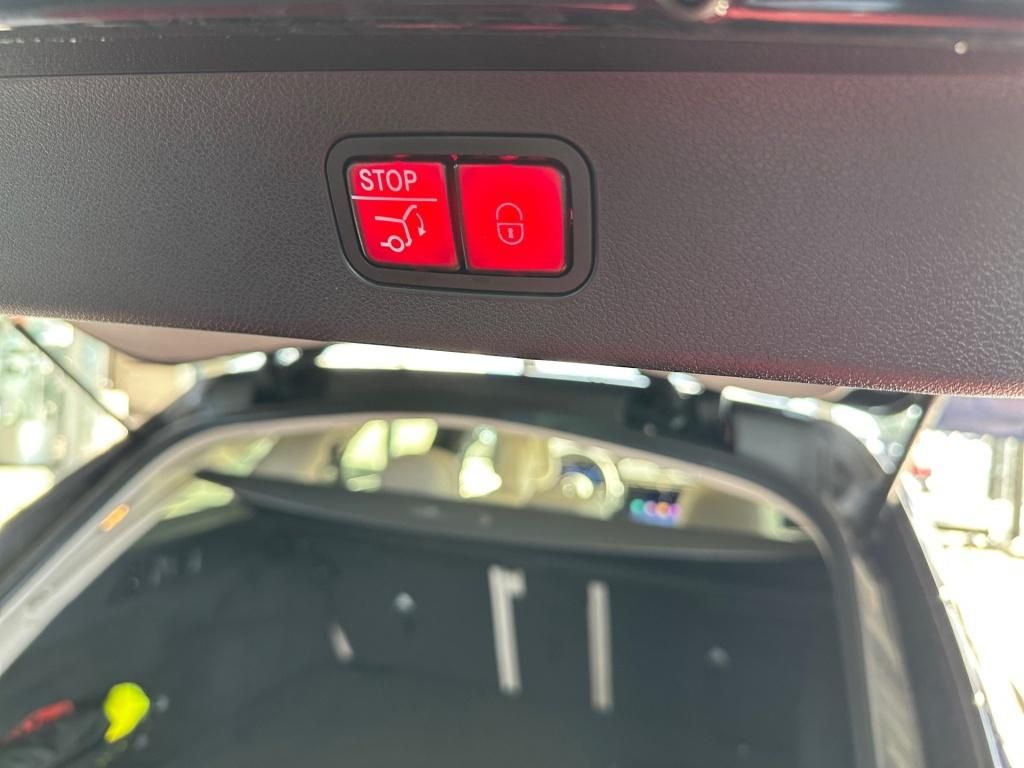 Fahrzeugabbildung Mercedes-Benz E 300 de 4MATIC T-Modell mit EQ Hybrid Technolog