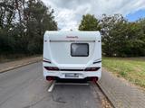 Dethleffs Nomad 490 EST, Vorzelt, Möbel, Fahrradträger, TV - Dethleffs Nomad 490 EST