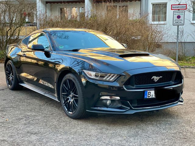 Ford Mustang 2.3 EcoBoost Auto -