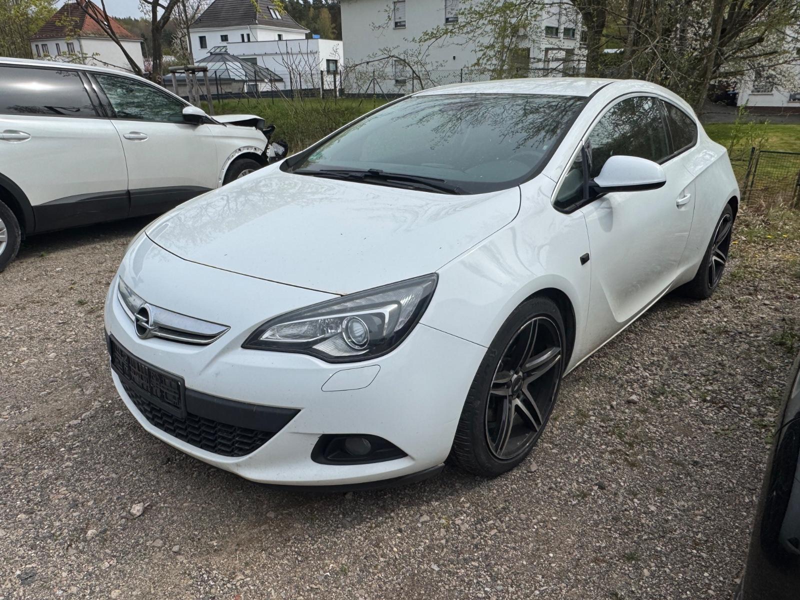 Opel Astra J GTC Innovation