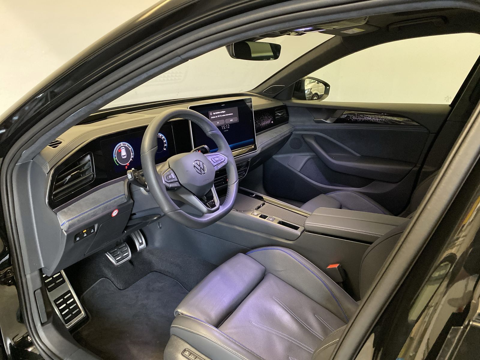 Volkswagen Passat 1.5 eHybrid R-Line AHK DCC HuD Pano foto 5