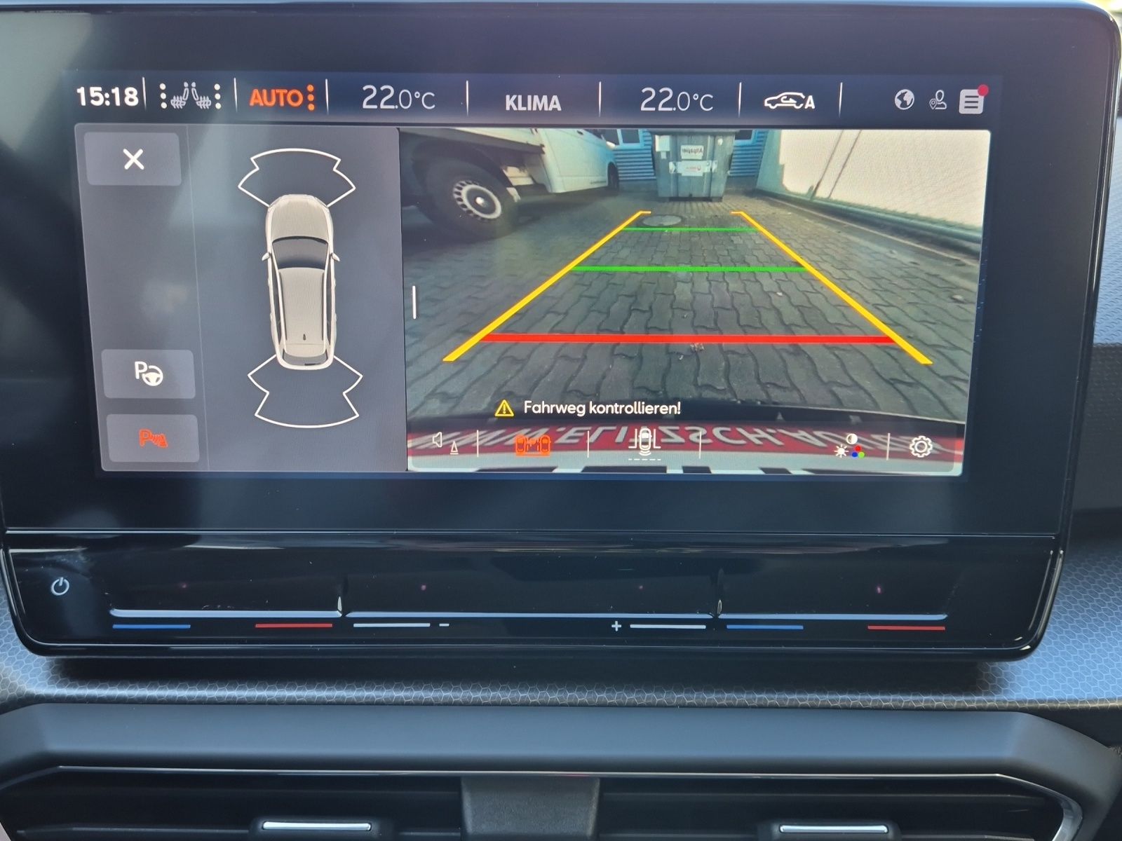 Fahrzeugabbildung SEAT Leon ST TDI Style DSG LED Navi AID beats ACC RFK