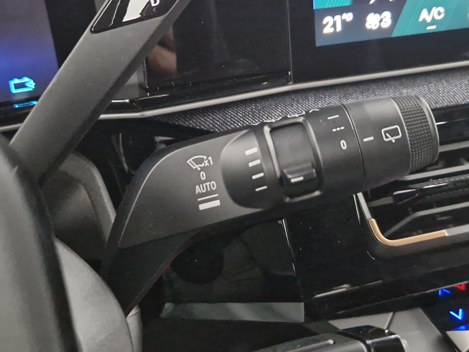 RENAULT R 4 E-Tech Techno plein sud 150 Comfort Range – Bild 32