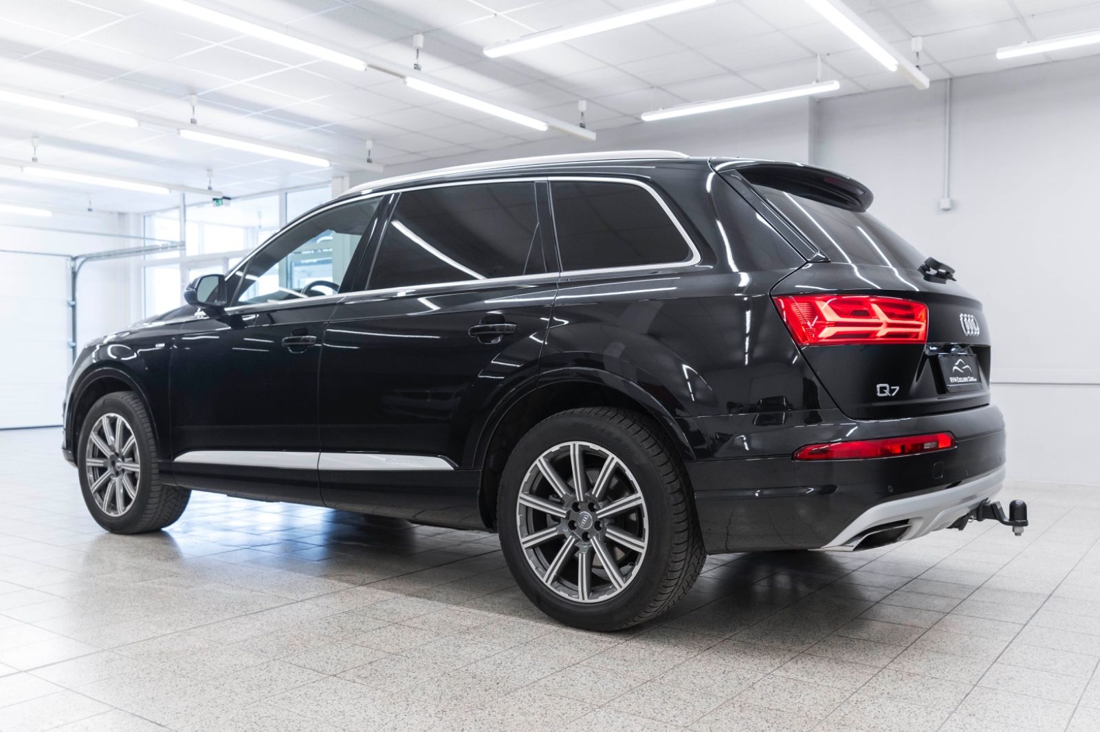 Fahrzeugabbildung Audi Q7 3.0 TFSI Quattro LED 360° AHK NAV 7SITZER