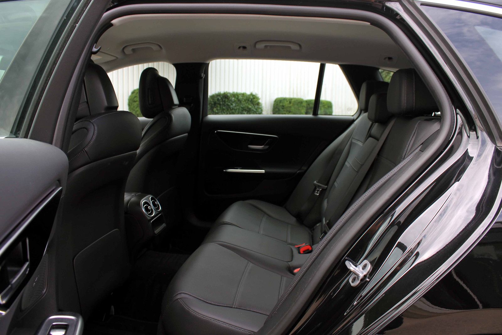 Fahrzeugabbildung Mercedes-Benz C220d T-Modell Avantgarde LED ACC 360° AHK AMBI