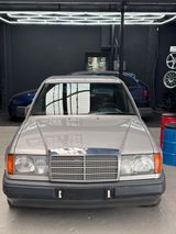 Mercedes-Benz 200 D W124 - Klassiker im - Mercedes-Benz 200: W124 200d