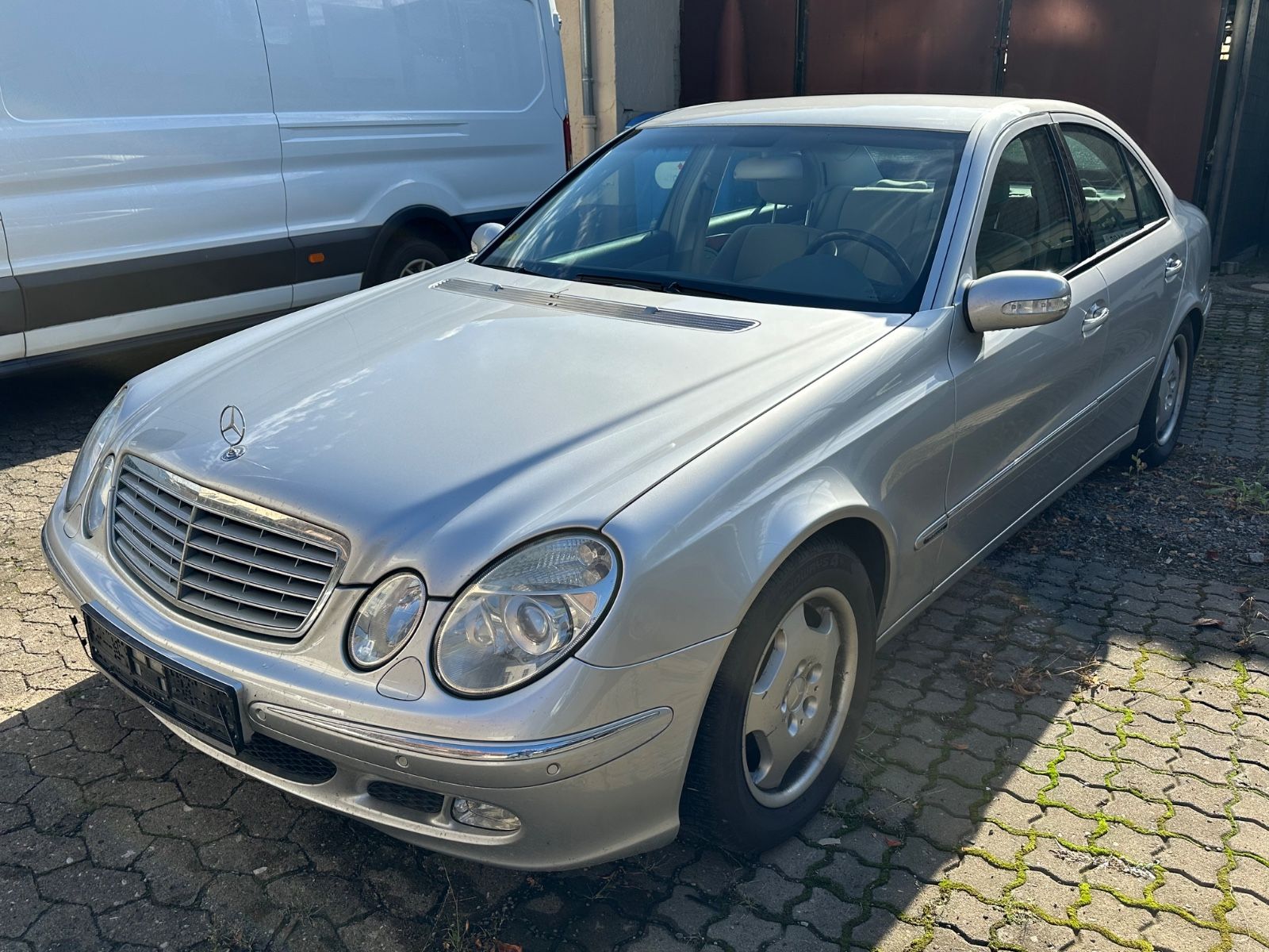 Mercedes-Benz E 270 CDI Limousine ELEGANCE