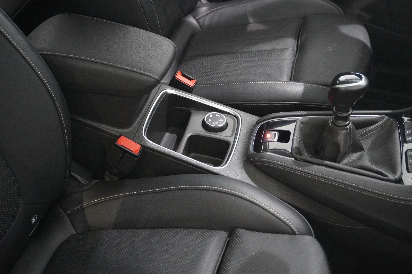 Fahrzeugabbildung Opel Grandland 1.5D ELEGANCE NAVI/LED/KAMERA/SPORT/SH
