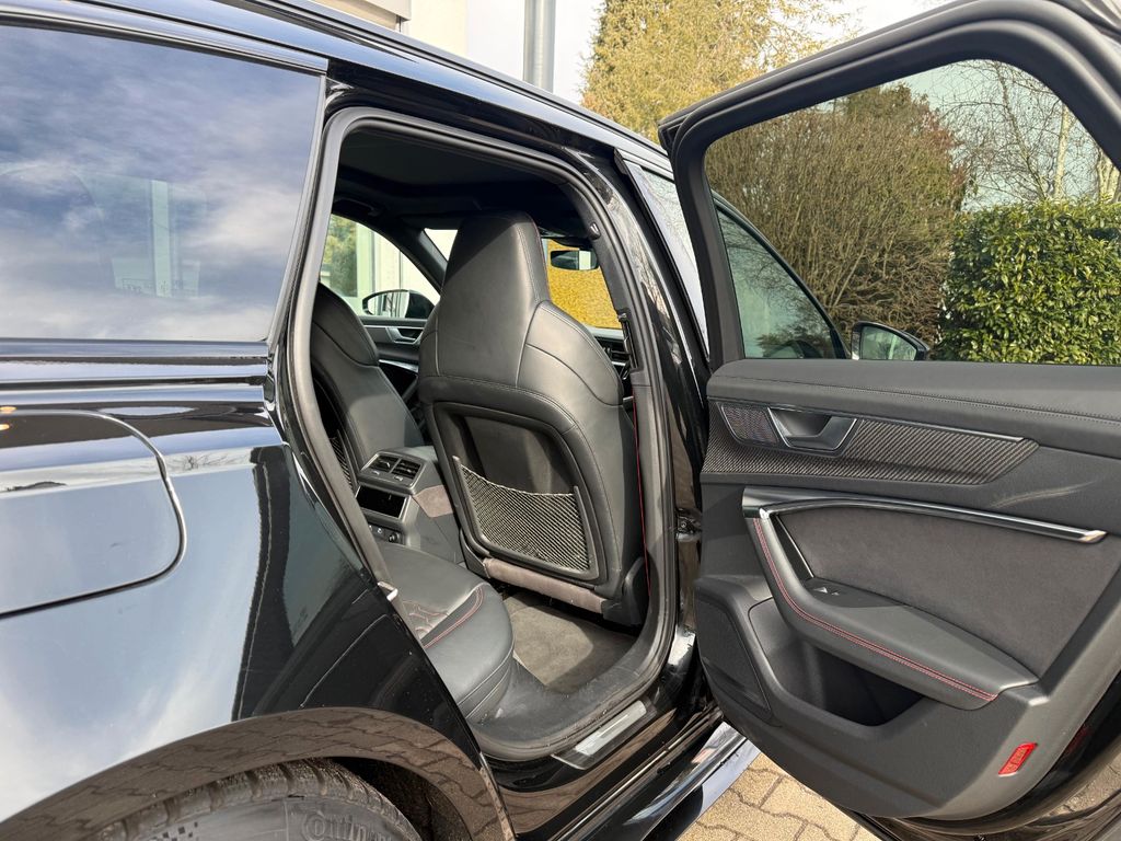 AUDI RS6 Avant PERFORMANCE/ STANDHZG./ B&O/ 22"/ PANO AUDI RS6 Avant PERFORMANCE/ STANDHZG./ B&O/ 22"/ PANO