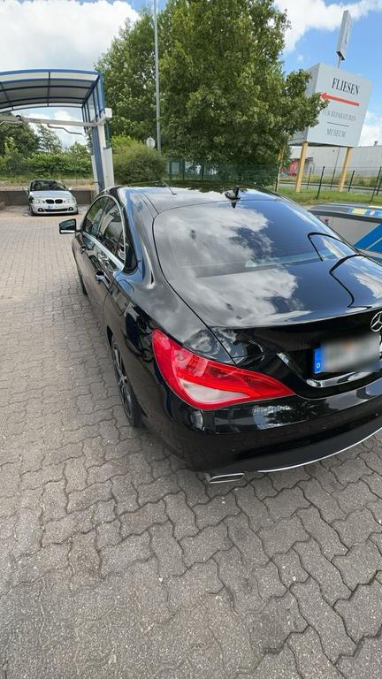 Mercedes-Benz CLA 200