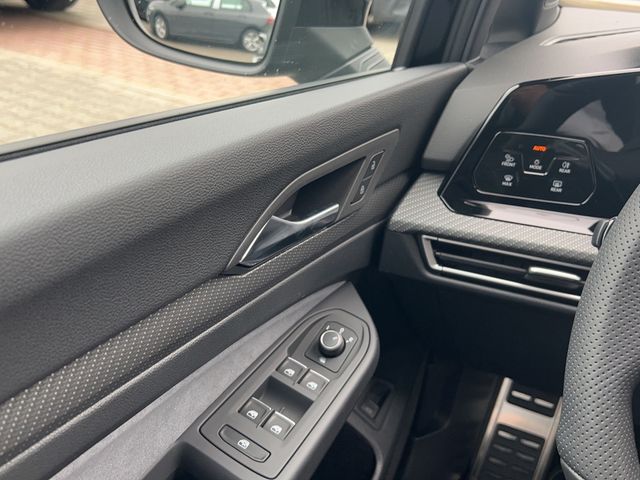 Golf VIII Variant R-Line 2.0 TDI DSG