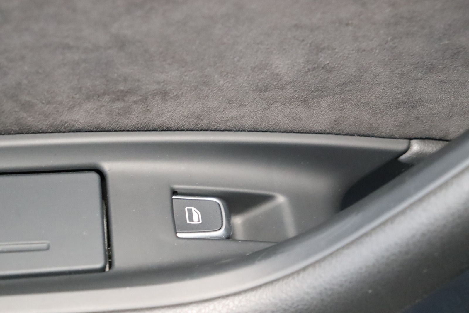Fahrzeugabbildung Audi A6 Avant 3.0 TDI quattro Pano. * AHK * Service