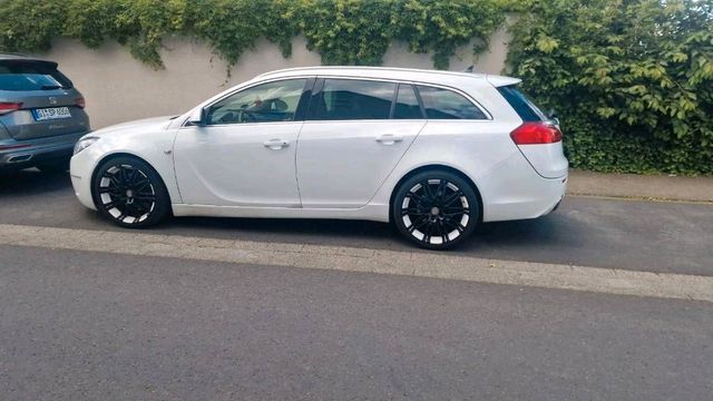 Opel Insignia a sports tourer opc