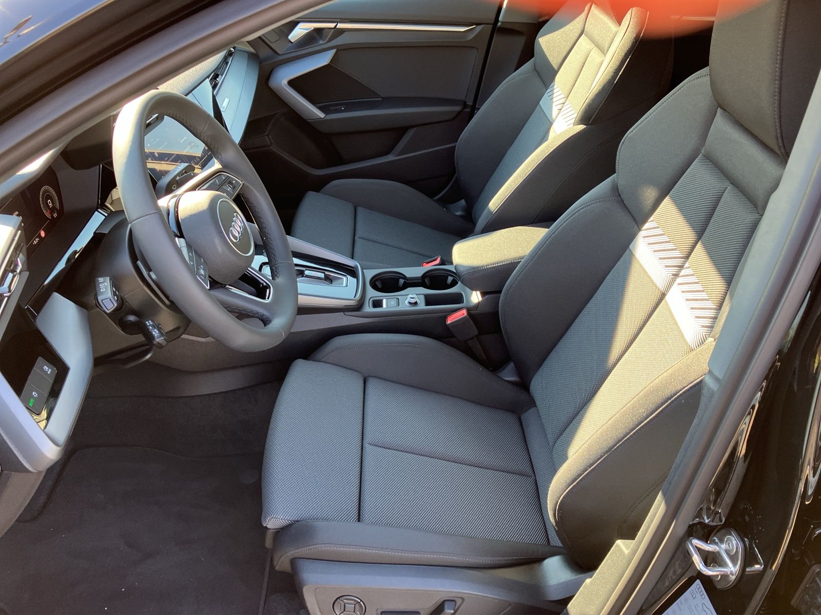 Fahrzeugabbildung Audi A3 Sportback 35 TDI advanced S tronic  LED  Navi