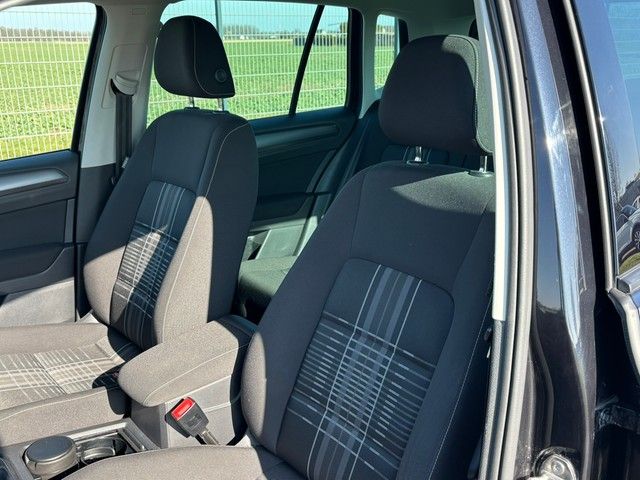 Golf Sportsvan Lounge AHK ALLWETTER XENON