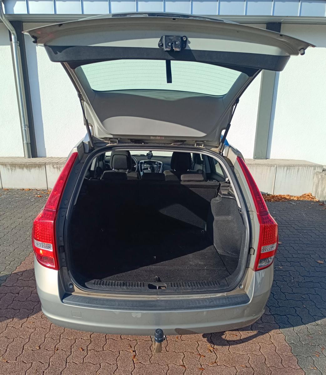 Kia cee'd 2012 — photo 7