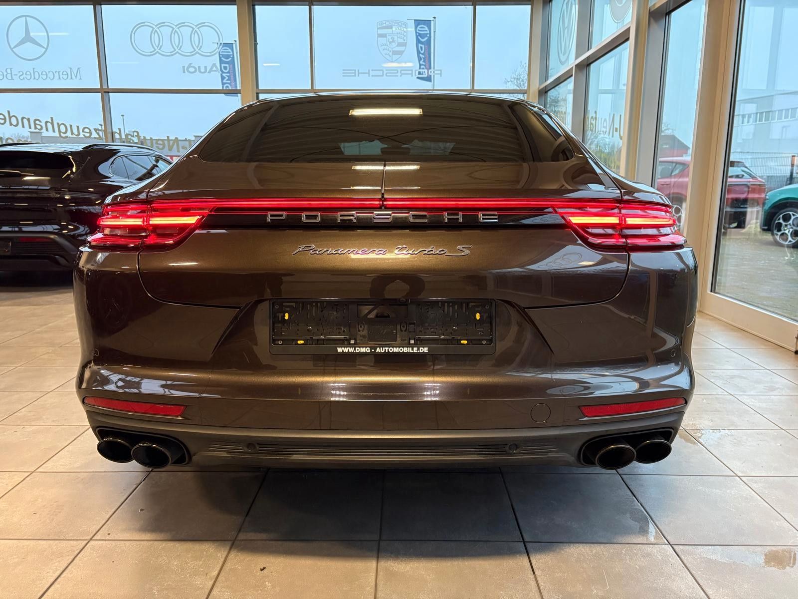 Fahrzeugabbildung Porsche Panamera Turbo S E-Hybrid Executive