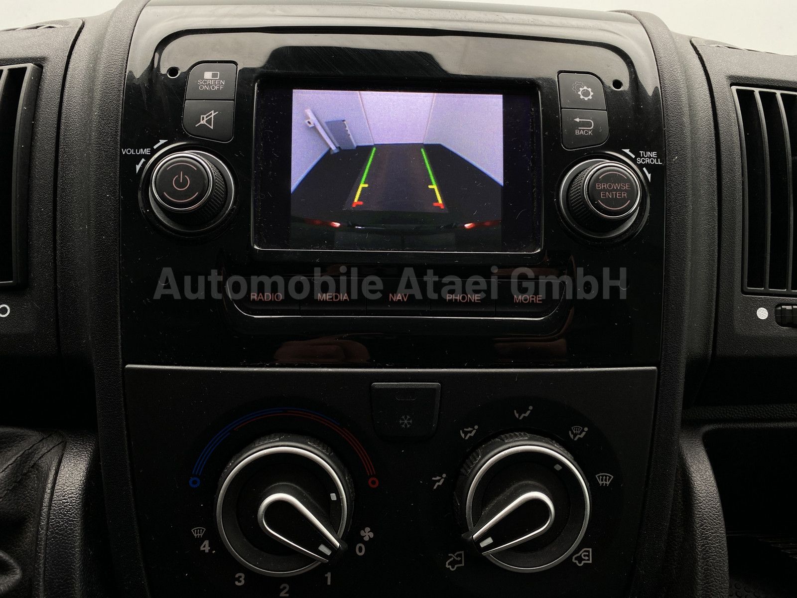 Fahrzeugabbildung Peugeot Boxer 2.2 HDI L1H1 KAMERA+NAVI+STANDHZG. 8265