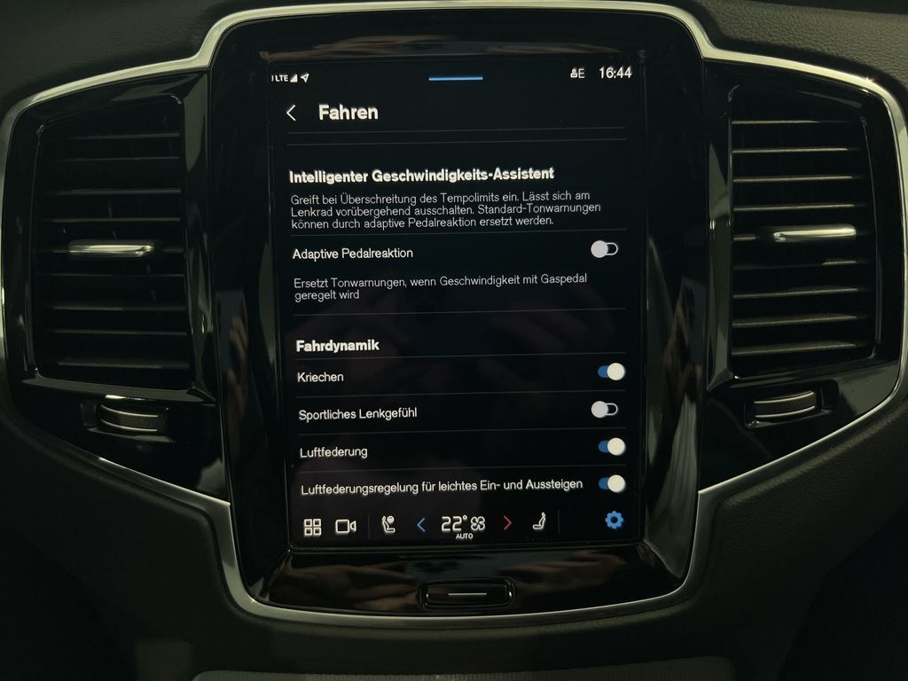 Volvo XC90 T8 Plus Bright Recharge AWD FourC AHK B&W