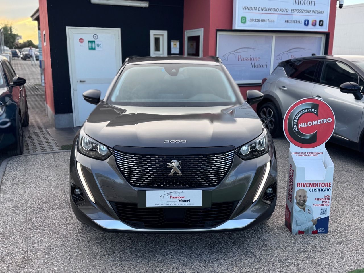 Peugeot 2008 BlueHDi 130 S&S EAT8 Allure imagem 2
