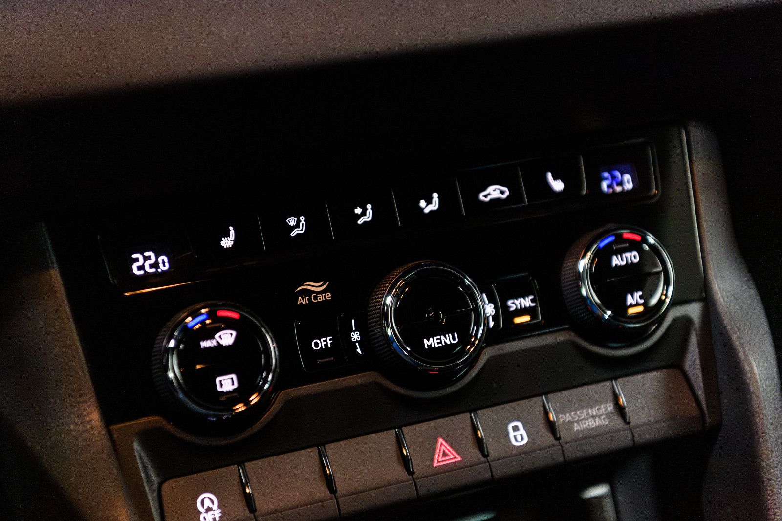 Fahrzeugabbildung SKODA Karoq Selection