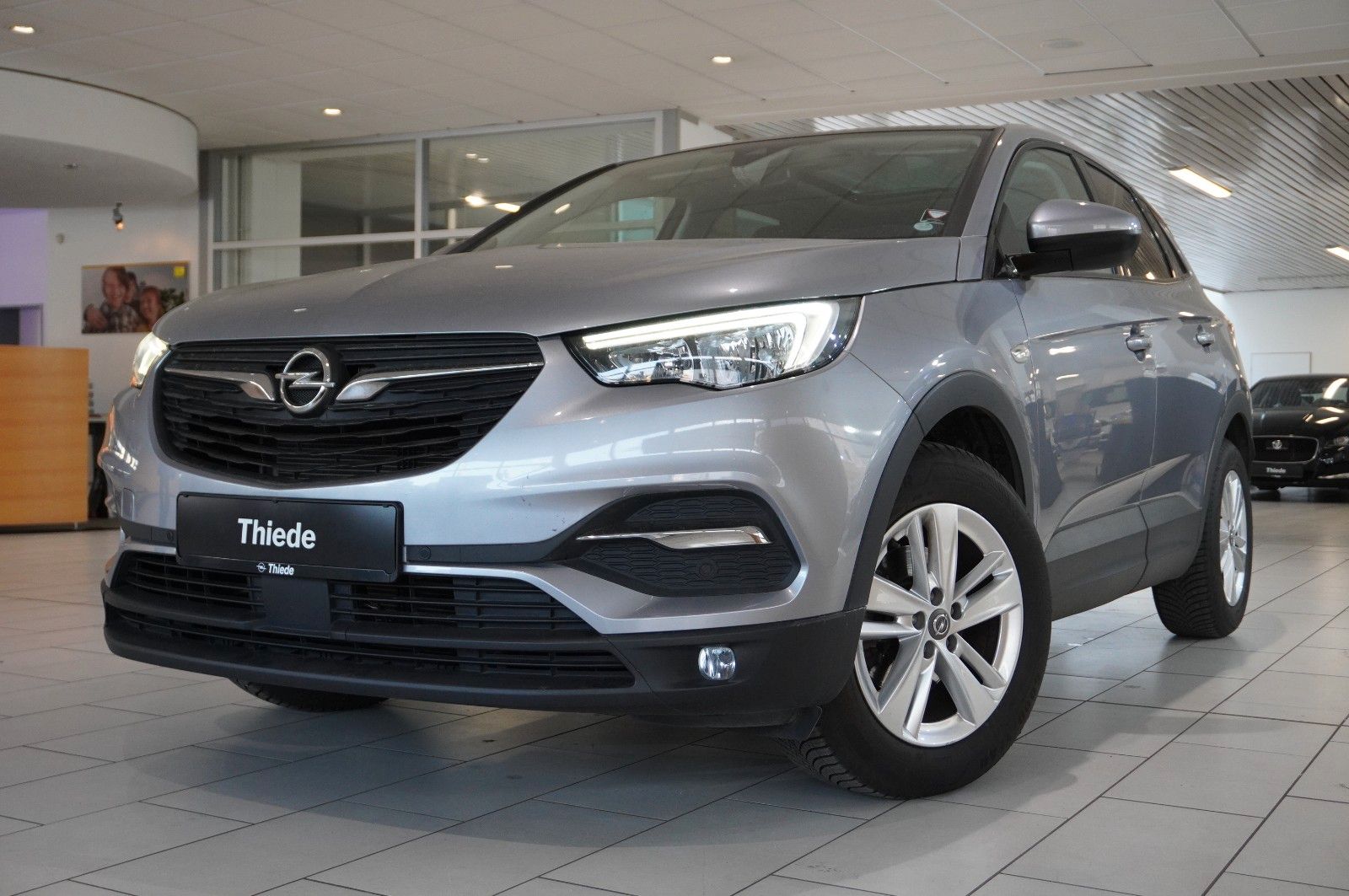 Fahrzeugabbildung Opel Grandland (X) 1.5D  EDIT. NAVI/LED/KAMERA/SH/AHK