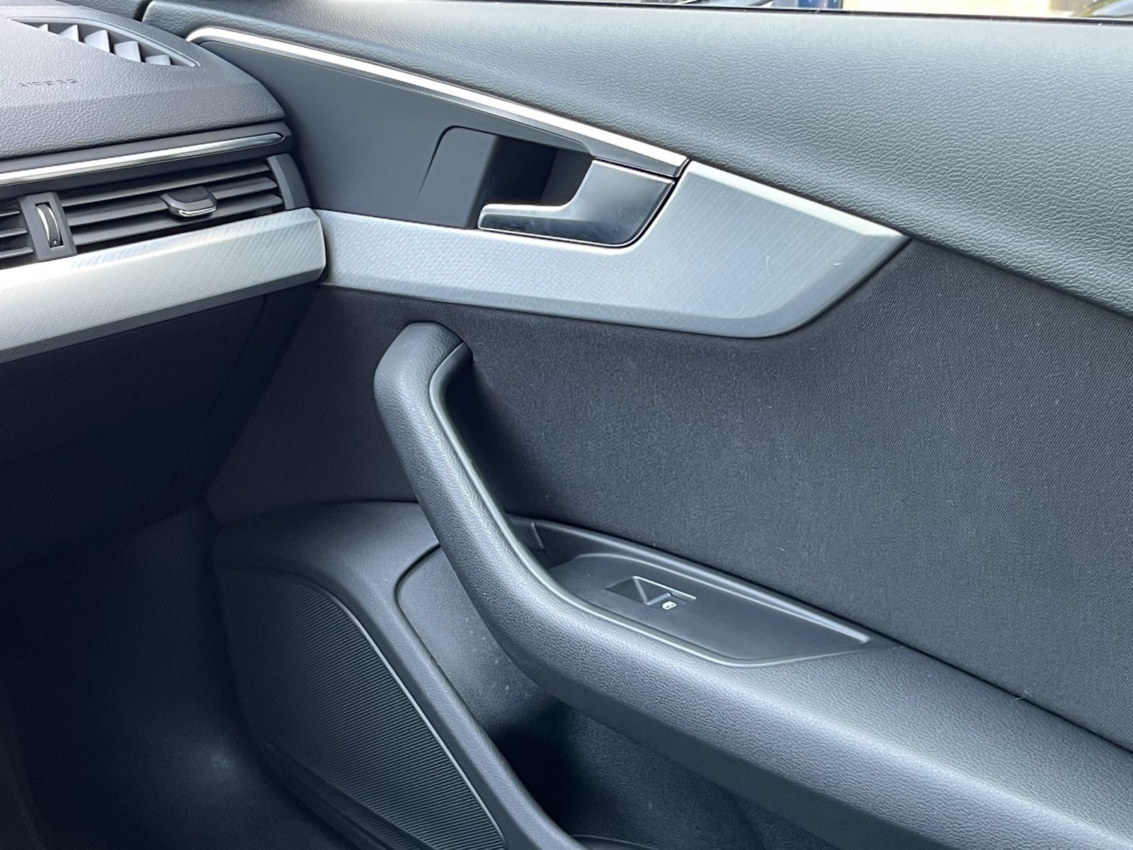 Fahrzeugabbildung Audi A4 DSG sport*S-Line*AHK*Navi*Kamera*u.v.m*
