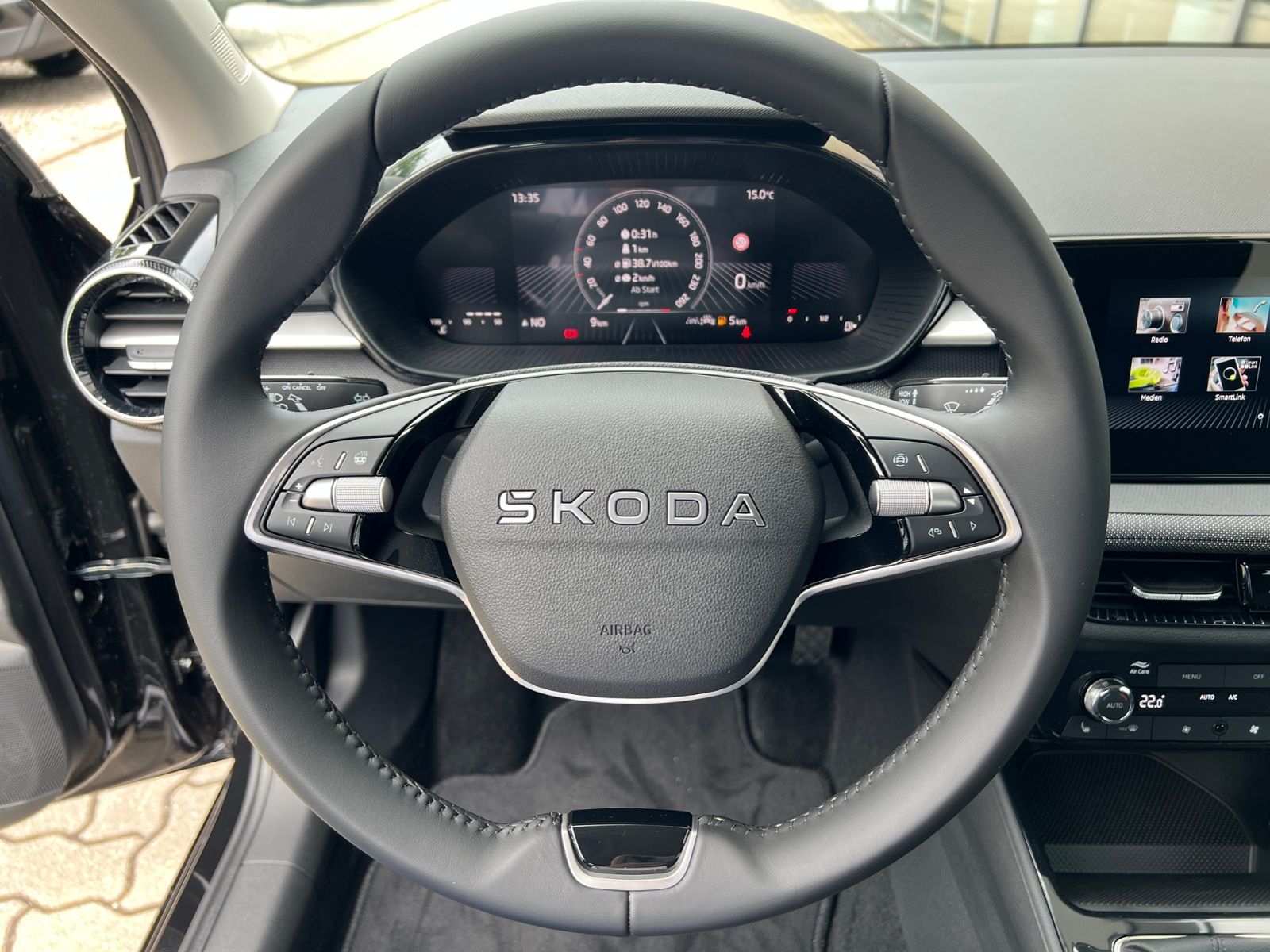 Fahrzeugabbildung SKODA Fabia  Selection 1.0 MPI *Climatronic, LED, Einp