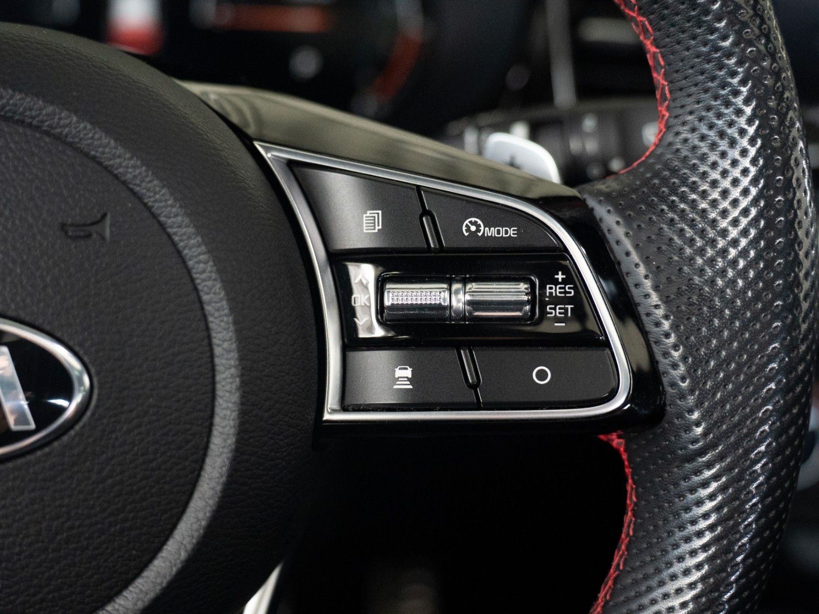 Fahrzeugabbildung Kia ProCeed GT AUTOM./PANO/SITZHZG./NAVI/LENKRADHZG.