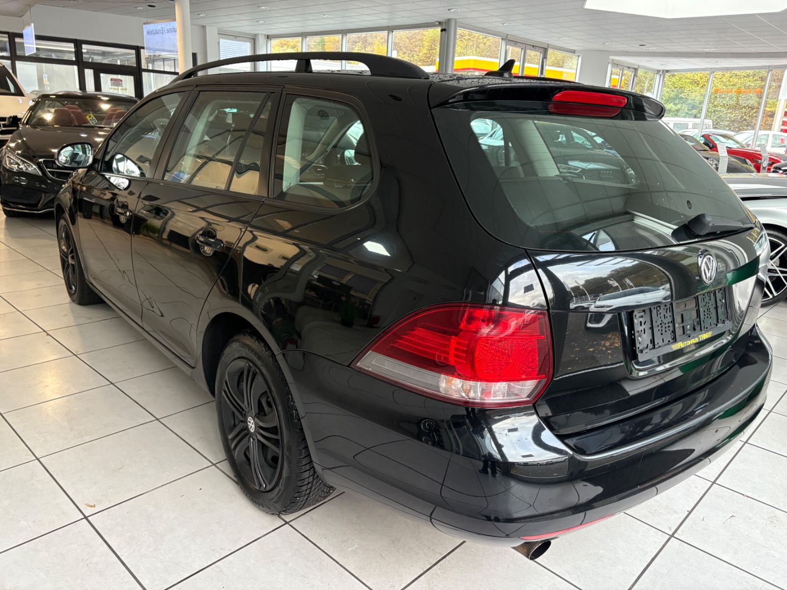 Fahrzeugabbildung Volkswagen Golf VI Variant 1.6 TDI