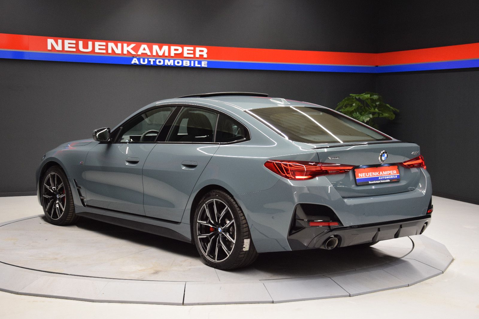 Fahrzeugabbildung BMW 420d xDrive MSport Pano HuD ACC Keyless 360° Amb