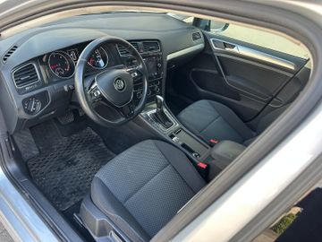Volkswagen Golf - 10
