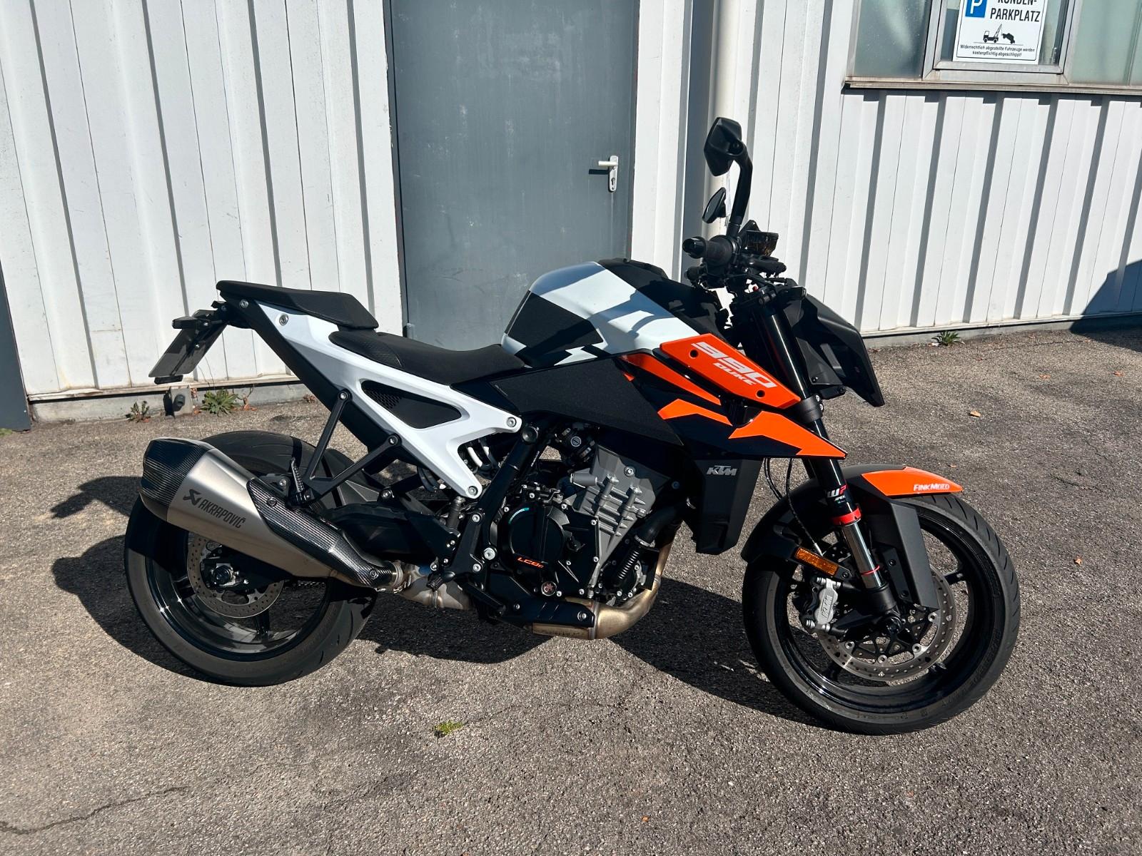 KTM 990 Duke Black 2026 inkl. Tech Pack