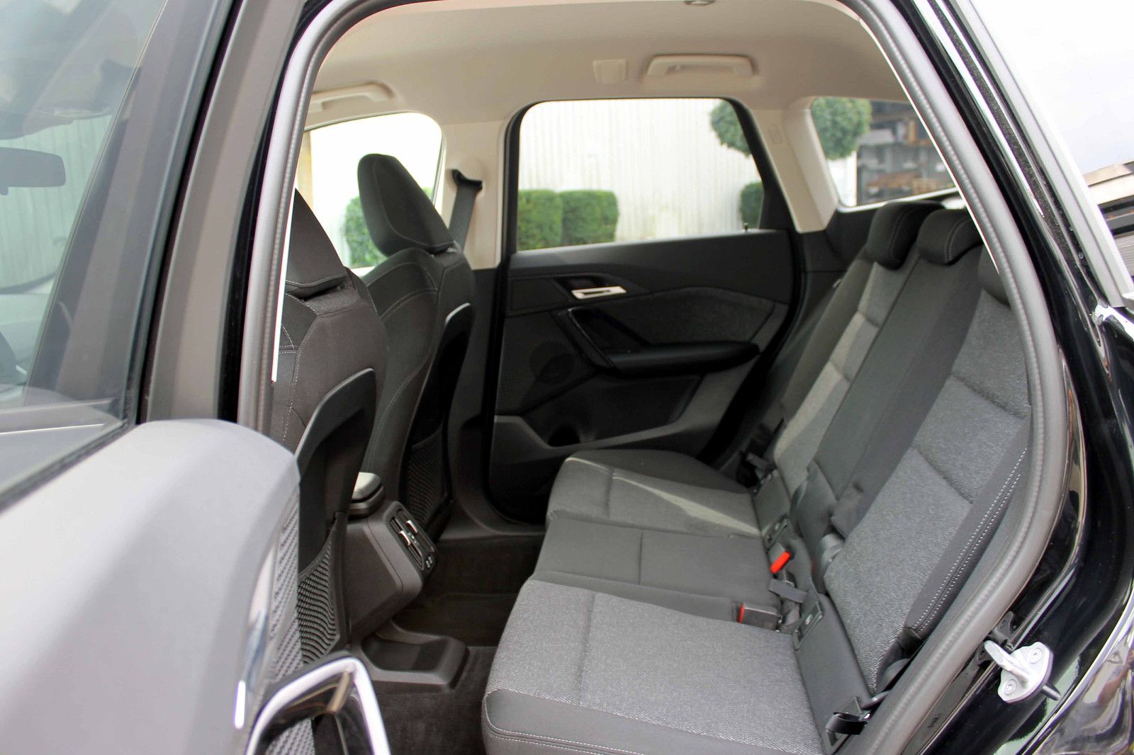 Fahrzeugabbildung BMW X1 sDrive 18i Steptr. ACC KAM PDC LED NAV AHK