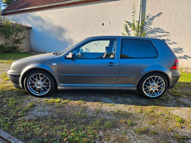 Volkswagen Golf 1.8T 132 kW 25 Jahre Jubi GTI