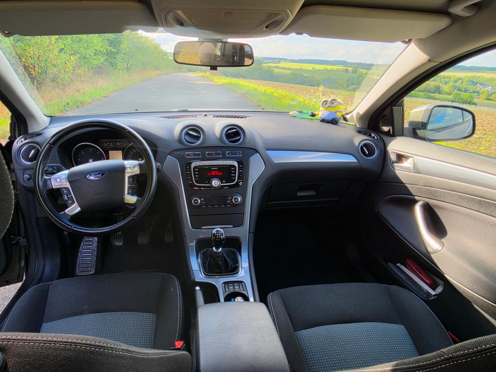 Ford Mondeo 2011 — photo 15