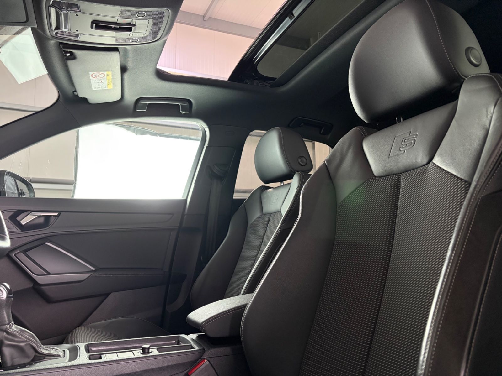Audi Q3 Sportback 40 TFSI qu S line Pano Kam AHK blac foto 13