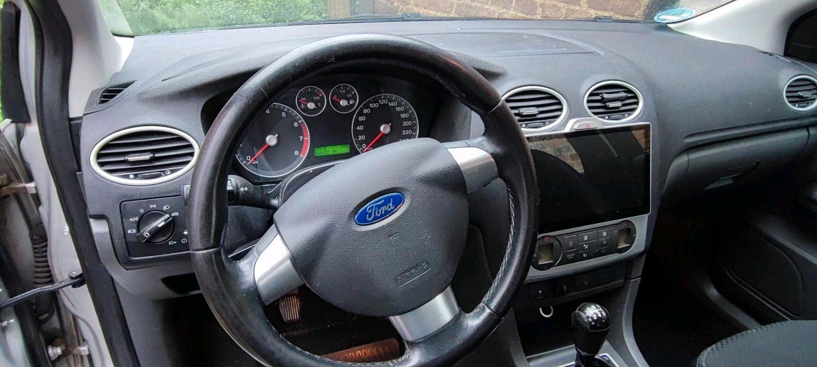 Ford Focus 2005 — photo 8