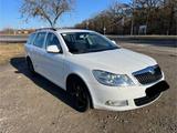 Skoda Octavia 2.0 TDI DSG Elegance Combi - Skoda Octavia: Combi Elegance TDI