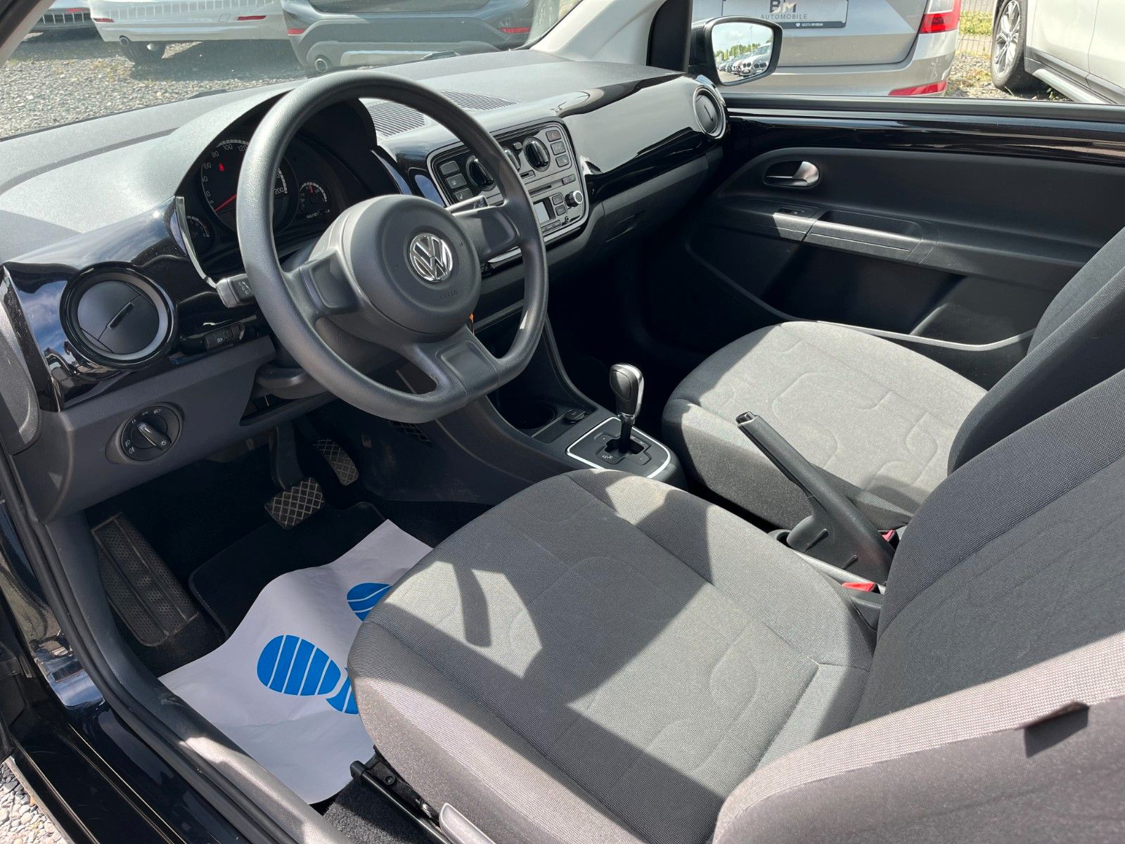 Fahrzeugabbildung Volkswagen up! 1.0 move Aut. Klima Sitzhzg SCHECKHEFT 2.HD