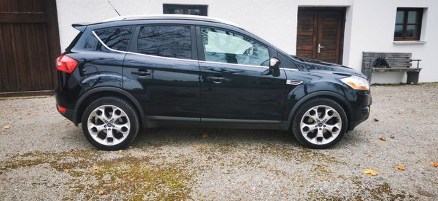 Ford Kuga 2,0 TDCi 4x4 120kW Titanium Titanium