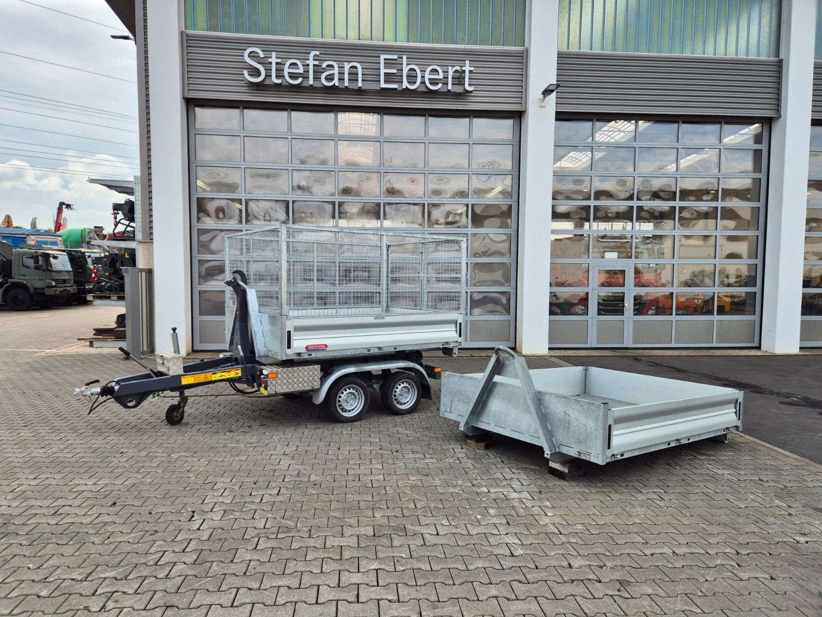 Fahrzeugabbildung Wörmann Abrollkipper Mulde Gitterbox