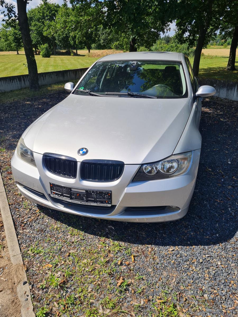 BMW 318i  Tempomat Klimaaut. Shz PDC